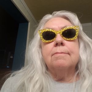 Meet your Posher, Sharon